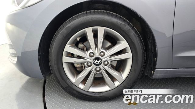 Hyundai AVANTE 2017 — photo 5
