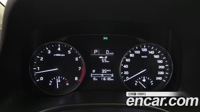 Hyundai AVANTE 2017 — photo 11