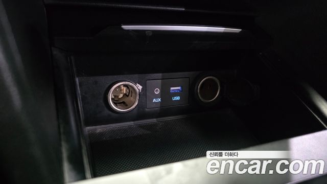 Hyundai AVANTE 2017 — photo 23