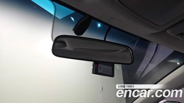 Hyundai AVANTE 2017 — photo 25