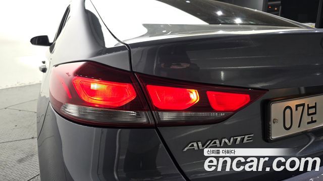 Hyundai AVANTE 2017 — photo 9