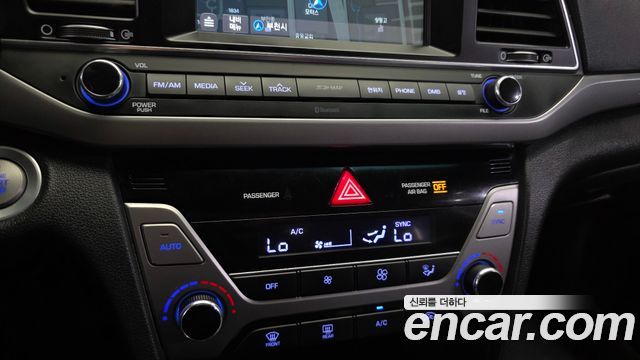 Hyundai AVANTE 2017 — photo 28