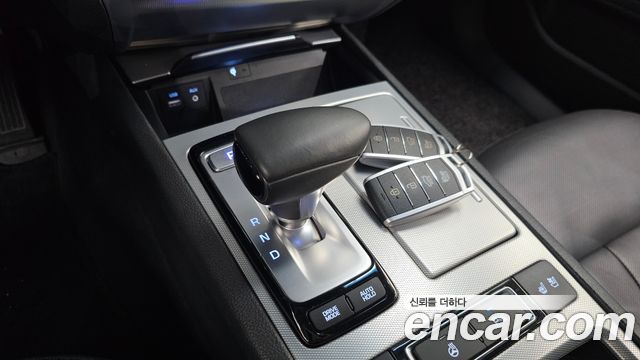 Genesis G80 2017 — photo 12