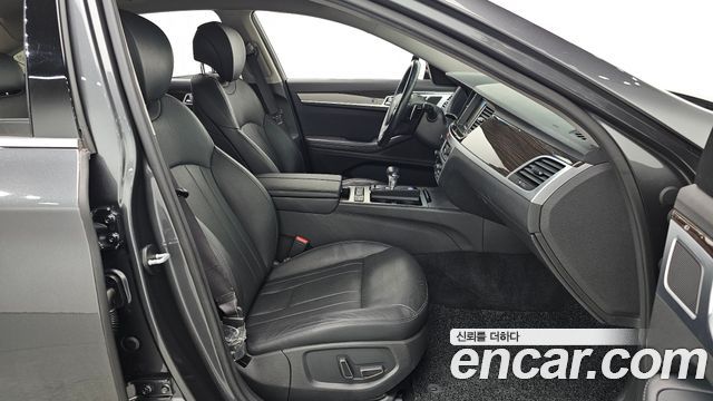 Genesis G80 2017 — photo 17