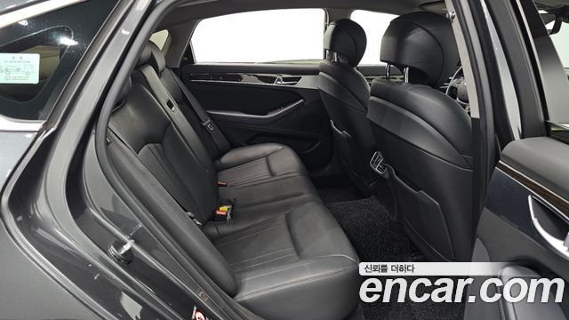 Genesis G80 2017 — photo 18