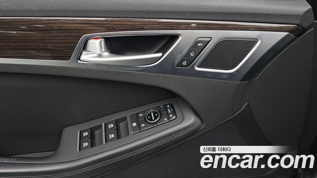 Genesis G80 2017 — photo 23