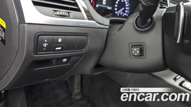 Genesis G80 2017 — photo 24