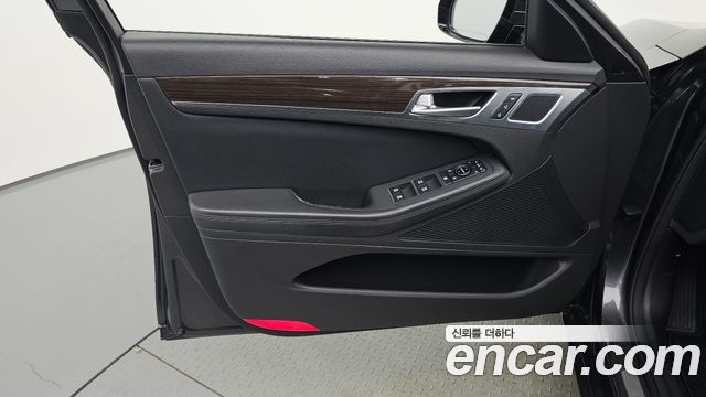 Genesis G80 2017 — photo 14