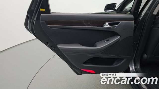 Genesis G80 2017 — photo 15