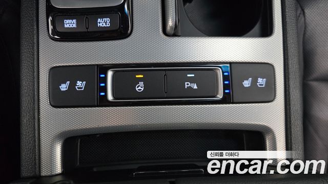 Genesis G80 2017 — photo 27