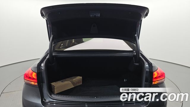 Genesis G80 2017 — photo 30