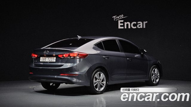 Hyundai AVANTE 2018 — photo 2