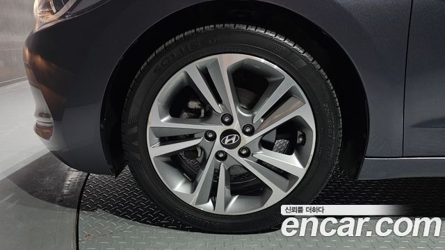 Hyundai AVANTE 2018 — photo 5