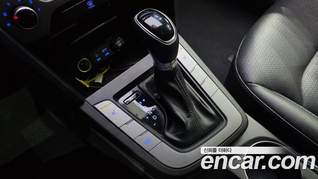 Hyundai AVANTE 2018 — photo 9