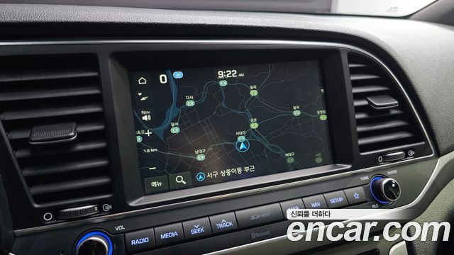 Hyundai AVANTE 2018 — photo 13