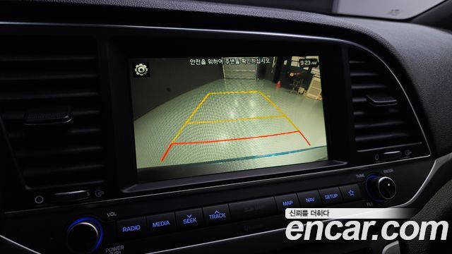 Hyundai AVANTE 2018 — photo 14