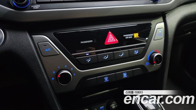 Hyundai AVANTE 2018 — photo 15