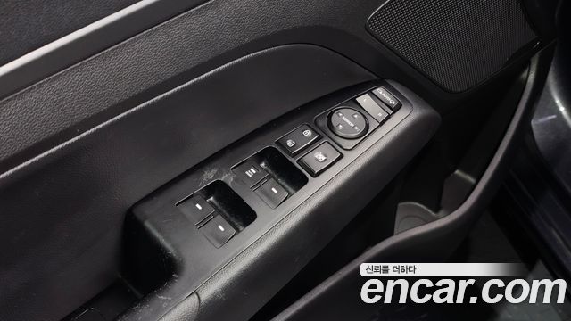 Hyundai AVANTE 2018 — photo 17