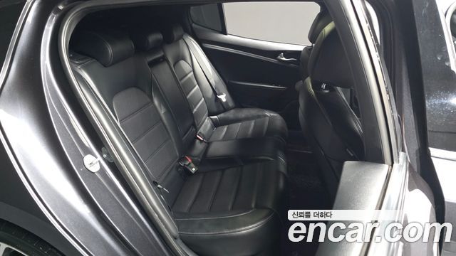 Kia Stinger 2018 — photo 17
