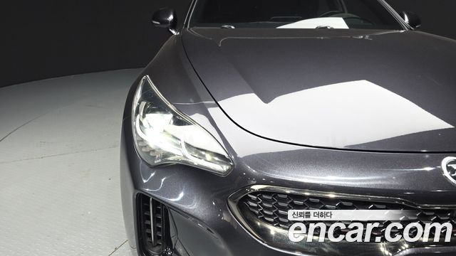 Kia Stinger 2018 — photo 8