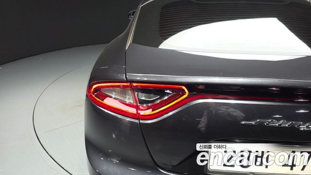 Kia Stinger 2018 — photo 9