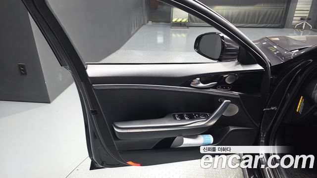 Kia Stinger 2018 — photo 14