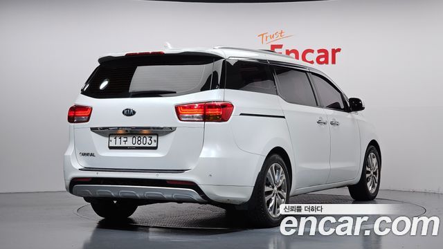 Kia Canival 2016 — photo 2