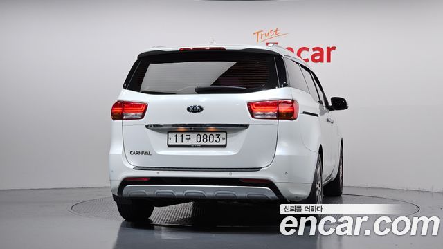Kia Canival 2016 — photo 4