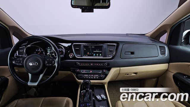 Kia Canival 2016 — photo 10