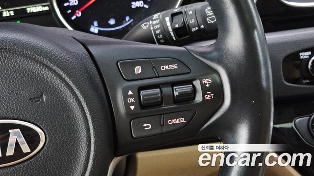 Kia Canival 2016 — photo 26
