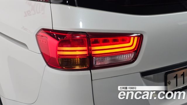 Kia Canival 2016 — photo 9