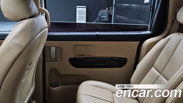 Kia Canival 2016 — photo 15