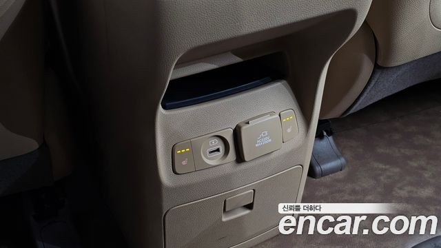 Kia Canival 2016 — photo 29