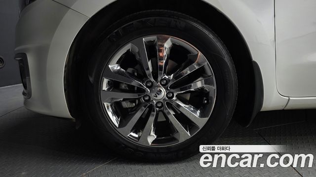 Kia Canival 2016 — photo 5