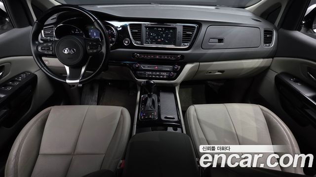 Kia Canival 2016 — photo 10