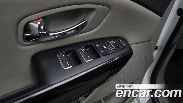Kia Canival 2016 — photo 23