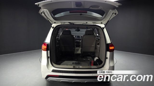 Kia Canival 2016 — photo 26