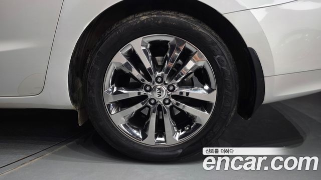 Kia Canival 2016 — photo 7