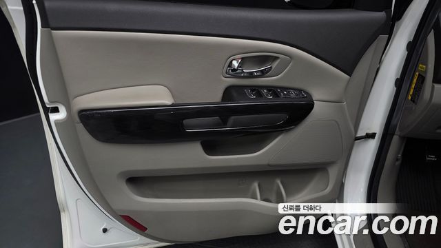Kia Canival 2016 — photo 14