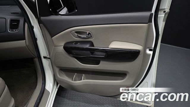 Kia Canival 2016 — photo 15