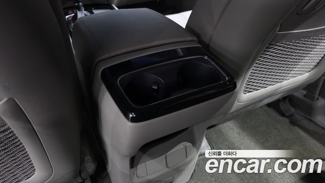 Kia Canival 2016 — photo 31