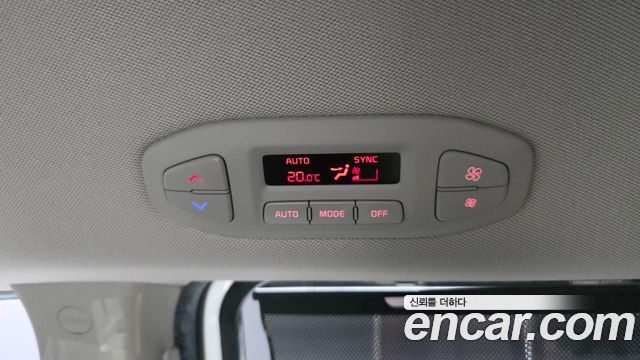 Kia Canival 2016 — photo 32
