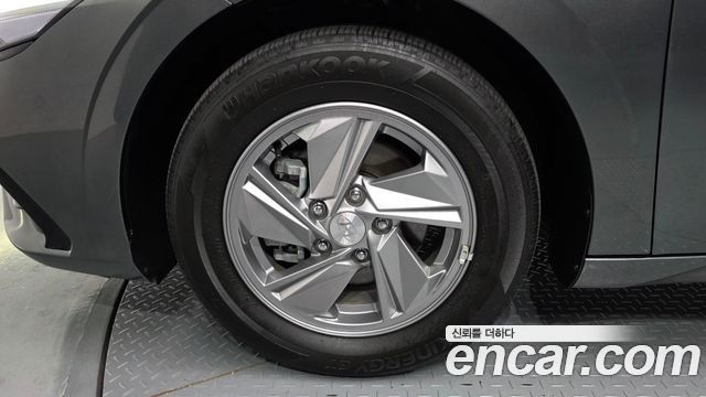 Hyundai AVANTE 2025 — photo 5