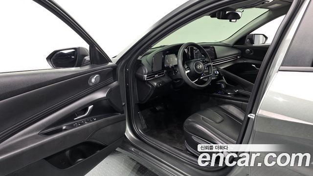 Hyundai AVANTE 2025 — photo 10