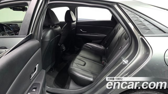Hyundai AVANTE 2025 — photo 12