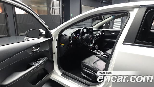 Kia K3 2019 — photo 10