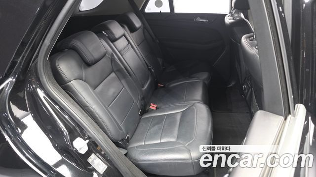 Mercedes-Benz GLE-Class 2016 — photo 12