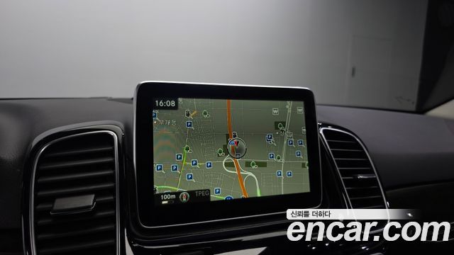 Mercedes-Benz GLE-Class 2016 — photo 14