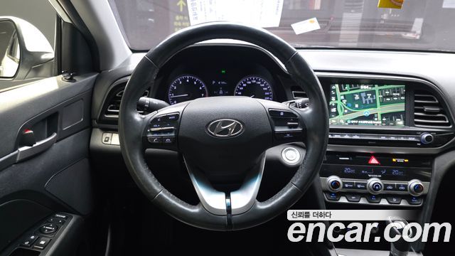 Hyundai AVANTE 2020 — photo 13