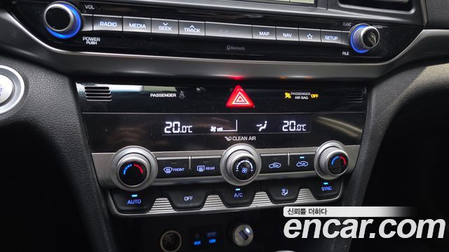 Hyundai AVANTE 2020 — photo 17